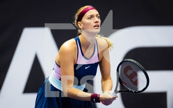 2022-10-03 - Petra Kvitova of the Czech Republic in action during the first round of the 2022 Agel Open WTA 500 tennis tournament on October 3, 2022 in Ostrava, Czech Republic - TENNIS - WTA - AGEL OPEN 2022 - INTERNATIONALS - TENNIS