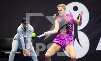 2022-10-03 - Catherine McNally of the United States in action during the first round of the 2022 Agel Open WTA 500 tennis tournament on October 4, 2022 in Ostrava, Czech Republic - TENNIS - WTA - AGEL OPEN 2022 - INTERNATIONALS - TENNIS