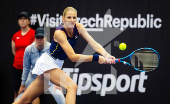 2022-10-03 - Karolina Pliskova of the Czech Republic in action during the first round of the 2022 Agel Open WTA 500 tennis tournament on October 4, 2022 in Ostrava, Czech Republic - TENNIS - WTA - AGEL OPEN 2022 - INTERNATIONALS - TENNIS