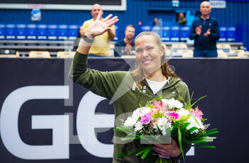 2022-10-05 - Lucie Hradecka of the Czech Republic during her retirement ceremony at the 2022 Agel Open WTA 500 tennis tournament on October 5, 2022 in Ostrava, Czech Republic - TENNIS - WTA - AGEL OPEN 2022 - INTERNATIONALS - TENNIS