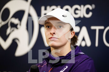 2022-10-05 - Iga Swiatek of Poland talks to the media after the second round of the 2022 Agel Open WTA 500 tennis tournament on October 5, 2022 in Ostrava, Czech Republic - TENNIS - WTA - AGEL OPEN 2022 - INTERNATIONALS - TENNIS