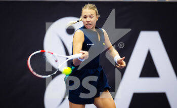 2022-10-06 - Anett Kontaveit of Estonia in action against Tereza Martincova of the Czech Republic during the second round of the 2022 Agel Open WTA 500 tennis tournament on October 6, 2022 in Ostrava, Czech Republic - TENNIS - WTA - AGEL OPEN 2022 - INTERNATIONALS - TENNIS