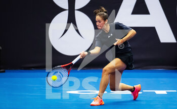 2022-10-06 - Daria Kasatkina of Russia in action against Ekaterina Alexandrova of Russia during the second round of the 2022 Agel Open WTA 500 tennis tournament on October 6, 2022 in Ostrava, Czech Republic - TENNIS - WTA - AGEL OPEN 2022 - INTERNATIONALS - TENNIS