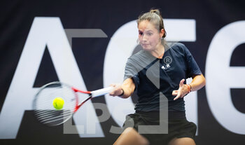 2022-10-06 - Daria Kasatkina of Russia in action against Ekaterina Alexandrova of Russia during the second round of the 2022 Agel Open WTA 500 tennis tournament on October 6, 2022 in Ostrava, Czech Republic - TENNIS - WTA - AGEL OPEN 2022 - INTERNATIONALS - TENNIS