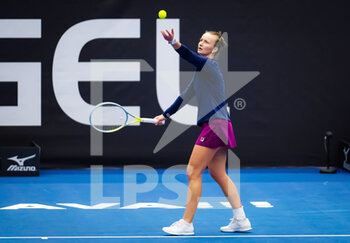 2022-10-07 - Barbora Krejcikova of the Czech Republic in action against Alycia Parks of the United States during the quarter-final of the 2022 Agel Open WTA 500 tennis tournament on October 7, 2022 in Ostrava, Czech Republic - TENNIS - WTA - AGEL OPEN 2022 - INTERNATIONALS - TENNIS