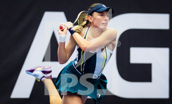 2022-10-07 - Ekaterina Alexandrova of Russia in action against Tereza Martincova of the Czech Republic during the quarter-final of the 2022 Agel Open WTA 500 tennis tournament on October 7, 2022 in Ostrava, Czech Republic - TENNIS - WTA - AGEL OPEN 2022 - INTERNATIONALS - TENNIS