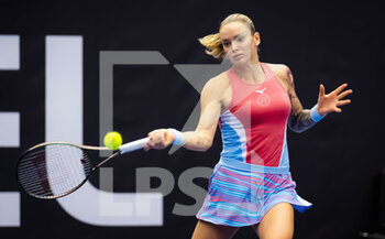 2022-10-07 - Tereza Martincova of the Czech Republic in action against Ekaterina Alexandrova of Russia during the quarter-final of the 2022 Agel Open WTA 500 tennis tournament on October 7, 2022 in Ostrava, Czech Republic - TENNIS - WTA - AGEL OPEN 2022 - INTERNATIONALS - TENNIS