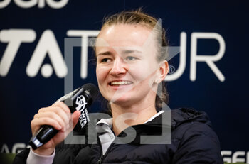 2022-10-09 - Barbora Krejcikova of the Czech Republic talks to the media after winning the final of the 2022 Agel Open WTA 500 tennis tournament on October 9, 2022 in Ostrava, Czech Republic - TENNIS - WTA - AGEL OPEN 2022 - INTERNATIONALS - TENNIS