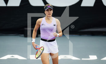 2022-10-18 - Eugenie Bouchard of Canada in action against Kayla Day of the United States during her first-round match at the 2022 WTA Guadalajara Open Akron WTA 1000 tennis tournament on October 18, 2022 in Guadalajara, Mexico - TENNIS - WTA - GUADALAJARA OPEN AKRON 2022 - INTERNATIONALS - TENNIS