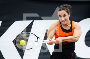 2022-10-19 - Martina Trevisan of Italy in action against Katerina Siniakova of the Czech Republic during the second round of the 2022 WTA Guadalajara Open Akron WTA 1000 tennis tournament on October 19, 2022 in Guadalajara, Mexico - TENNIS - WTA - GUADALAJARA OPEN AKRON 2022 - INTERNATIONALS - TENNIS