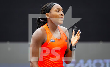 2022-10-19 - Coco Gauff of the United States in action against Elisabetta Cocciaretto during the second round of the 2022 WTA Guadalajara Open Akron WTA 1000 tennis tournament on October 19, 2022 in Guadalajara, Mexico - TENNIS - WTA - GUADALAJARA OPEN AKRON 2022 - INTERNATIONALS - TENNIS