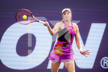 2022-10-19 - Elena Rybakina of Kazakhstan in action against Jessica Pegula of the United States during the second round of the 2022 WTA Guadalajara Open Akron WTA 1000 tennis tournament on October 19, 2022 in Guadalajara, Mexico - TENNIS - WTA - GUADALAJARA OPEN AKRON 2022 - INTERNATIONALS - TENNIS