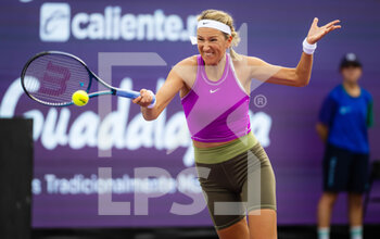 2022-10-20 - Victoria Azarenka of Belarus in action against Madison Keys of the United States during the third round of the 2022 WTA Guadalajara Open Akron WTA 1000 tennis tournament on October 20, 2022 in Guadalajara, Mexico - TENNIS - WTA - GUADALAJARA OPEN AKRON 2022 - INTERNATIONALS - TENNIS