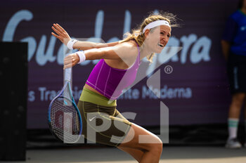 2022-10-21 - Victoria Azarenka of Belarus in action against Coco Gauff of the United States during the quarter-final of the 2022 WTA Guadalajara Open Akron WTA 1000 tennis tournament on October 21, 2022 in Guadalajara, Mexico - TENNIS - WTA - GUADALAJARA OPEN AKRON 2022 - INTERNATIONALS - TENNIS