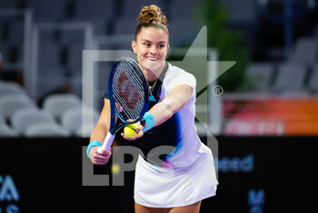 2022-11-01 - Maria Sakkari of Greece in action against Jessica Pegula of the United States during the first round-robin match of the 2022 WTA Finals Fort Worth tennis tournament on October 31, 2022 in Fort Worth, United States - TENNIS - 2022 WTA FINALS FORT WORTH - INTERNATIONALS - TENNIS