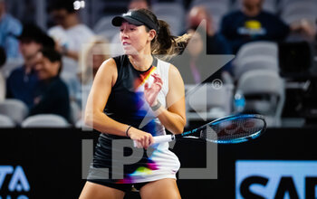 2022-11-01 - Jessica Pegula of the United States in action against Maria Sakkari of Greece during the first round-robin match of the 2022 WTA Finals Fort Worth tennis tournament on October 31, 2022 in Fort Worth, United States - TENNIS - 2022 WTA FINALS FORT WORTH - INTERNATIONALS - TENNIS