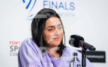 2022-11-01 - Ons Jabeur of Tunisia talks to the media after her first round-robin match at the 2022 WTA Finals Fort Worth tennis tournament on October 31, 2022 in Fort Worth, United States - TENNIS - 2022 WTA FINALS FORT WORTH - INTERNATIONALS - TENNIS