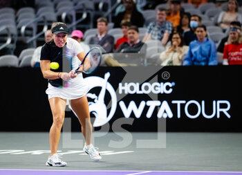 2022-11-01 - Jessica Pegula of the United States in action during her first round-robin doubles match at the 2022 WTA Finals Fort Worth tennis tournament on October 31, 2022 in Fort Worth, United States - TENNIS - 2022 WTA FINALS FORT WORTH - INTERNATIONALS - TENNIS