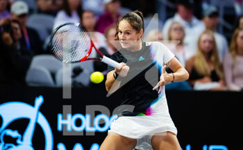 2022-11-01 - Daria Kasatkina of Russia in action against Iga Swiatek of Poland during her first round-robin match at the 2022 WTA Finals Fort Worth tennis tournament on November 1, 2022 in Fort Worth, United States - TENNIS - 2022 WTA FINALS FORT WORTH - INTERNATIONALS - TENNIS