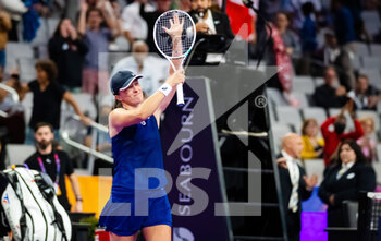 2022-11-01 - Iga Swiatek of Poland celebrates after wiining against Daria Kasatkina of Russia during her first round-robin match of the 2022 WTA Finals Fort Worth tennis tournament on November 1, 2022 in Fort Worth, United States - TENNIS - 2022 WTA FINALS FORT WORTH - INTERNATIONALS - TENNIS
