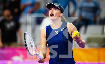 2022-11-01 - Iga Swiatek of Poland celebrates after wiining against Daria Kasatkina of Russia during her first round-robin match of the 2022 WTA Finals Fort Worth tennis tournament on November 1, 2022 in Fort Worth, United States - TENNIS - 2022 WTA FINALS FORT WORTH - INTERNATIONALS - TENNIS