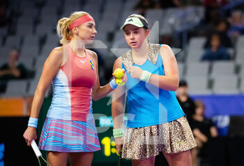 2022-11-03 - Jelena Ostapenko of Latvia & Lyudmyla Kichenok of Ukraine in action during their second round-robin doubles match at the 2022 WTA Finals Fort Worth tennis tournament on November 3, 2022 in Fort Worth, United States - TENNIS - 2022 WTA FINALS FORT WORTH - INTERNATIONALS - TENNIS