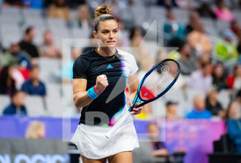 2022-11-04 - Maria Sakkari of Greece in action against Ons Jabeur of Tunisia during the third round-robin match at the 2022 WTA Finals Fort Worth tennis tournament on November 4, 2022 in Fort Worth, United States - TENNIS - 2022 WTA FINALS FORT WORTH - INTERNATIONALS - TENNIS