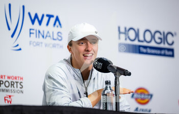 2022-11-05 - Iga Swiatek of Poland talks to the media after her third round-robin match at the 2022 WTA Finals Fort Worth tennis tournament on November 5, 2022 in Fort Worth, United States - TENNIS - 2022 WTA FINALS FORT WORTH - INTERNATIONALS - TENNIS