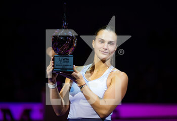 2022-11-07 - Aryna Sabalenka of Belarus poses with her runner-up trophy after the final of the 2022 WTA Finals Fort Worth tennis tournament on November 7, 2022 in Fort Worth, United States - TENNIS - 2022 WTA FINALS FORT WORTH - INTERNATIONALS - TENNIS