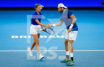 2022-12-30 - Camila Rosatello of Italy & Matteo Berrettini of Italy in action during mixed doubles at the 2023 United Cup Brisbane tennis tournament on December 30, 2022 in Brisbane, Australia - TENNIS - UNITED CUP 2023 - INTERNATIONALS - TENNIS