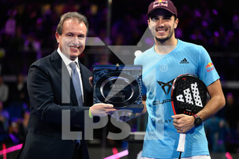 2022-12-11 - Vito Cozzoli with Alejandro Galan during awards the Final of Milan Premier Padel P1 2022 celebrated at Allianz Cloud on December 12, 2022, in Milan, Italy. - PREMIER PADEL - FINALS - PADEL - TENNIS