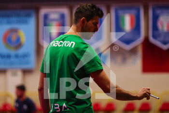 2022-09-28 - Marco Musso head coach of UYBA Unet E-Work Busto Arsizio during the test match Unet E-Work Busto Arsizio and Club Italia at E-Work Arena on September 28, 2022 in Busto Arsizio, Italy - UYBA BUSTO ARSIZIO VS CLUB ITALIA - FRIENDLY MATCH - VOLLEYBALL