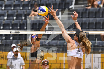 2022-06-17 - Anouk Vergé-Dépré (SUI) and Kelley Kolinske (USA)  during the Beach Volleyball World Championships quarterfinals on 17th June 2022 at the Foro Italico in Rome, Italy. - BEACH VOLLEYBALL WORLD CHAMPIONSHIPS (QUARTERFINALS) - BEACH VOLLEY - VOLLEYBALL