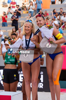 2022-06-19 - Raisa Schoon of Netherlands and Katja Stam of Netherlands celebrate the victory after the Beach Volleyball , Paris Beach Pro Tour on October 1, 2023 at Roland Garros, Paris, France - BEACH VOLLEYBALL - PARIS BEACH PRO TOUR - BEACH VOLLEY - VOLLEYBALL