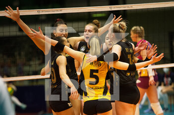 2022-02-03 - Isabelle Haak  (VakifBank Istanbul) celebrates after scoring a match point - VERO VOLLEY MONZA VS VAKIFBANK ISTANBUL - CHAMPIONS LEAGUE WOMEN - VOLLEYBALL