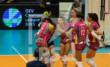 2022-12-07 - Happiness ALESSIA ORRO (Vero Volley Milano) and teammates during first day of Champions League Women between Vero Volley Milano vs Prometey Dnipro - VERO VOLLEY MILANO VS SC 