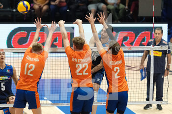 2022-07-20 - Spike of Daniele Lavia (ITA) - VOLLEYBALL NATIONS LEAGUE - MAN - QUARTER OF FINALS - ITALY VS NETHERLANDS - INTERNATIONALS - VOLLEYBALL