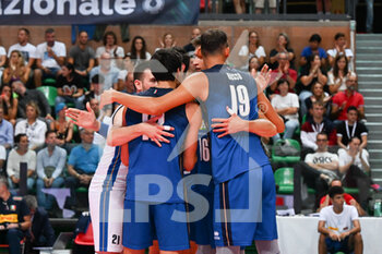 2022-08-18 - Team Italy, celebrates after scoring a point - DHL TEST MATCH TOURNAMENT - ITALY VS USA - INTERNATIONALS - VOLLEYBALL