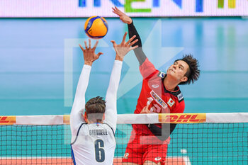 2022-08-20 - Simone Giannelli (Italy) - Takahashi Ran (Japan) - DHL TEST MATCH TOURNAMENT - ITALY VS JAPAN - INTERNATIONALS - VOLLEYBALL