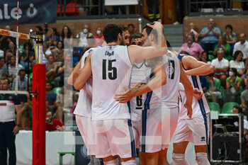 2022-08-20 - team Italy, celebrates after scoring a point - DHL TEST MATCH TOURNAMENT - ITALY VS JAPAN - INTERNATIONALS - VOLLEYBALL
