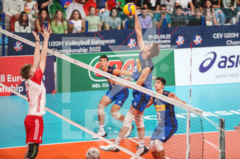 2022-09-25 - Spike of Nicolò Volpe (ITA) - U20 EUROPEAN CHAMPIONSHIP - FIRST PLACE FINAL - ITALY VS POLAND - INTERNATIONALS - VOLLEYBALL