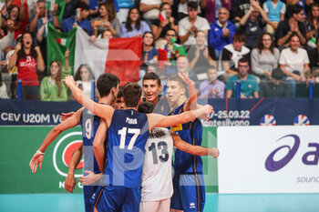 2022-09-25 - Exultation of Italy team. - U20 EUROPEAN CHAMPIONSHIP - FIRST PLACE FINAL - ITALY VS POLAND - INTERNATIONALS - VOLLEYBALL