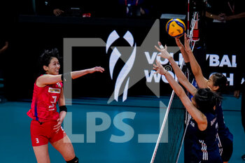 2022-09-28 - Sarina Koga of Japan spikes the ball during the FIVB Volleyball Women's World Championship 2022, Pool D Phase 1, Volleyball match between China and Japan on September 28, 2022 at the Gelredome in Arnhem, Netherlands - VOLLEYBALL - WOMEN'S WORLD CHAMP 2022 - CHINA V JAPAN - INTERNATIONALS - VOLLEYBALL