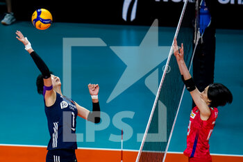 2022-09-28 - Xinyue Yuan of China spikes the ball during the FIVB Volleyball Women's World Championship 2022, Pool D Phase 1, Volleyball match between China and Japan on September 28, 2022 at the Gelredome in Arnhem, Netherlands - VOLLEYBALL - WOMEN'S WORLD CHAMP 2022 - CHINA V JAPAN - INTERNATIONALS - VOLLEYBALL