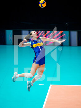 2022-10-11 - Marina Lubian of Italy during the FIVB Volleyball Womens World Championship 2022, Quarter Final Volleyball match between Italy and China on October 11, 2022 at the Omnisport Apeldoorn in Apeldoorn, Netherlands - VOLLEYBALL - WOMEN'S WORLD CHAMP 2022 - 1/4 - ITALY V CHINA - INTERNATIONALS - VOLLEYBALL
