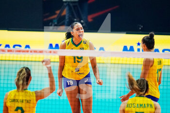 2022-10-11 - Tainara Lemes Santos of Brazil celebrates a point during the FIVB Volleyball Womens World Championship 2022, Quarter Final Volleyball match between Brazil and Japan on October 11, 2022 at the Omnisport Apeldoorn in Apeldoorn, Netherlands - VOLLEYBALL - WOMEN'S WORLD CHAMP 2022 - 1/4 - BRAZIL V JAPAN - INTERNATIONALS - VOLLEYBALL