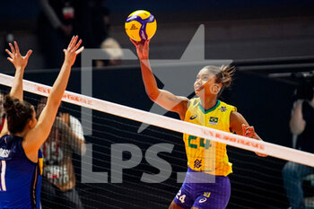 2022-10-13 - Lorenne Geraldo Teixeira of Brazil during the FIVB Volleyball Women's World Championship 2022, Semi Final Volleyball match between Italy and Brazil on October 13, 2022 at the Omnisport Apeldoorn in Apeldoorn, Netherlands - VOLLEYBALL - WOMEN'S WORLD CHAMP 2022 - 1/2 - ITALY V BRAZIL - INTERNATIONALS - VOLLEYBALL