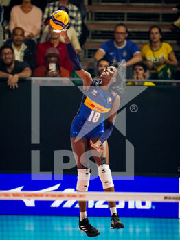 2022-10-13 - Paola Ogechi Egonu of Italy during the FIVB Volleyball Women's World Championship 2022, Semi Final Volleyball match between Italy and Brazil on October 13, 2022 at the Omnisport Apeldoorn in Apeldoorn, Netherlands - VOLLEYBALL - WOMEN'S WORLD CHAMP 2022 - 1/2 - ITALY V BRAZIL - INTERNATIONALS - VOLLEYBALL