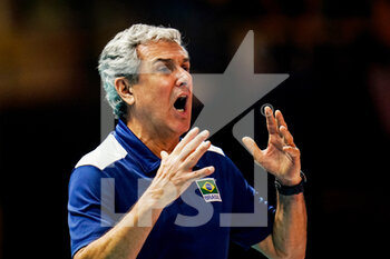 2022-10-13 - Coach Jose Roberto Guimaraes of Brazil during the FIVB Volleyball Women's World Championship 2022, Semi Final Volleyball match between Italy and Brazil on October 13, 2022 at the Omnisport Apeldoorn in Apeldoorn, Netherlands - VOLLEYBALL - WOMEN'S WORLD CHAMP 2022 - 1/2 - ITALY V BRAZIL - INTERNATIONALS - VOLLEYBALL