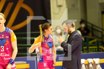 2022-01-09 - coach MARCO GASPARI and ALESSIA ORRO (Vero Volley Monza) - VERO VOLLEY MONZA VS UNET E-WORK BUSTO ARSIZIO - SERIE A1 WOMEN - VOLLEYBALL